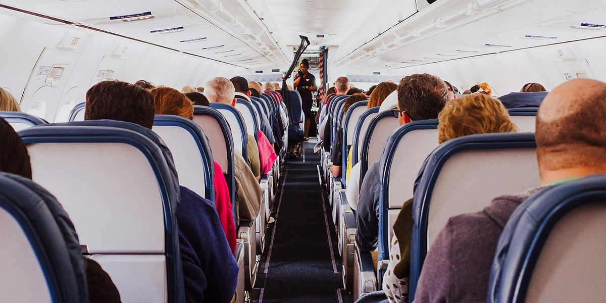 Frequent flier blasts clueless passengers who don’t know how to act after landing